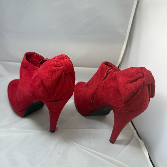 Vibrant Red Heels with Suede Finish - Picture 6 of 9